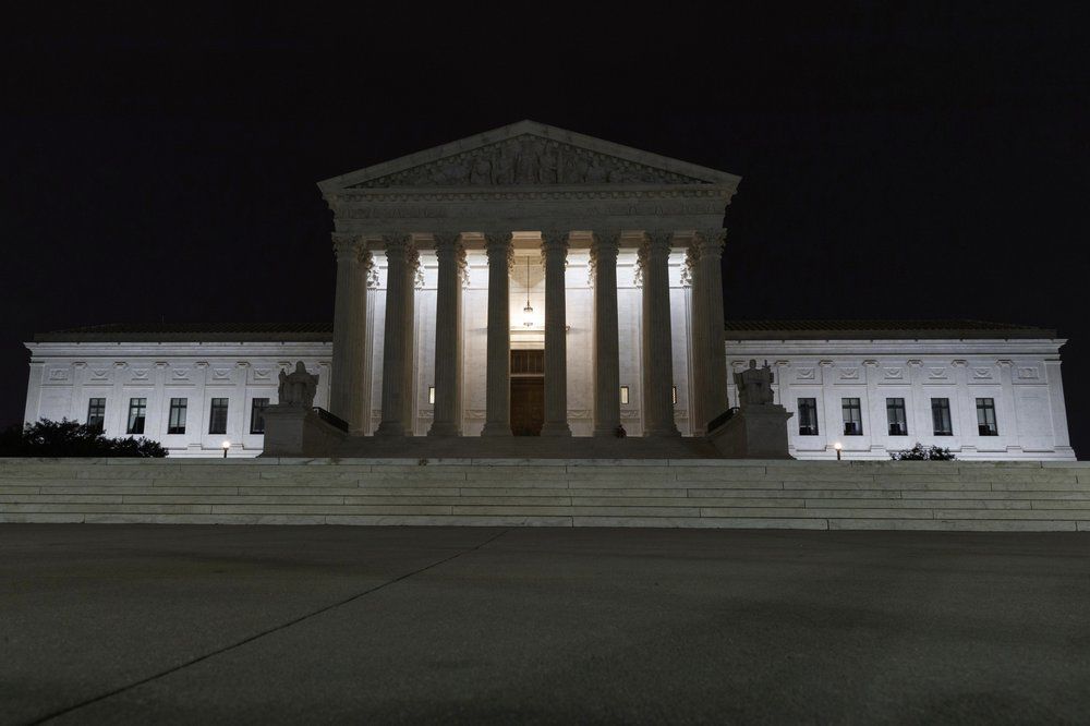 Corte Suprema autoriza restricciones de Trump al asilo